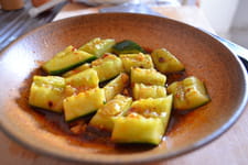 Salade chinoise de concombre mariné